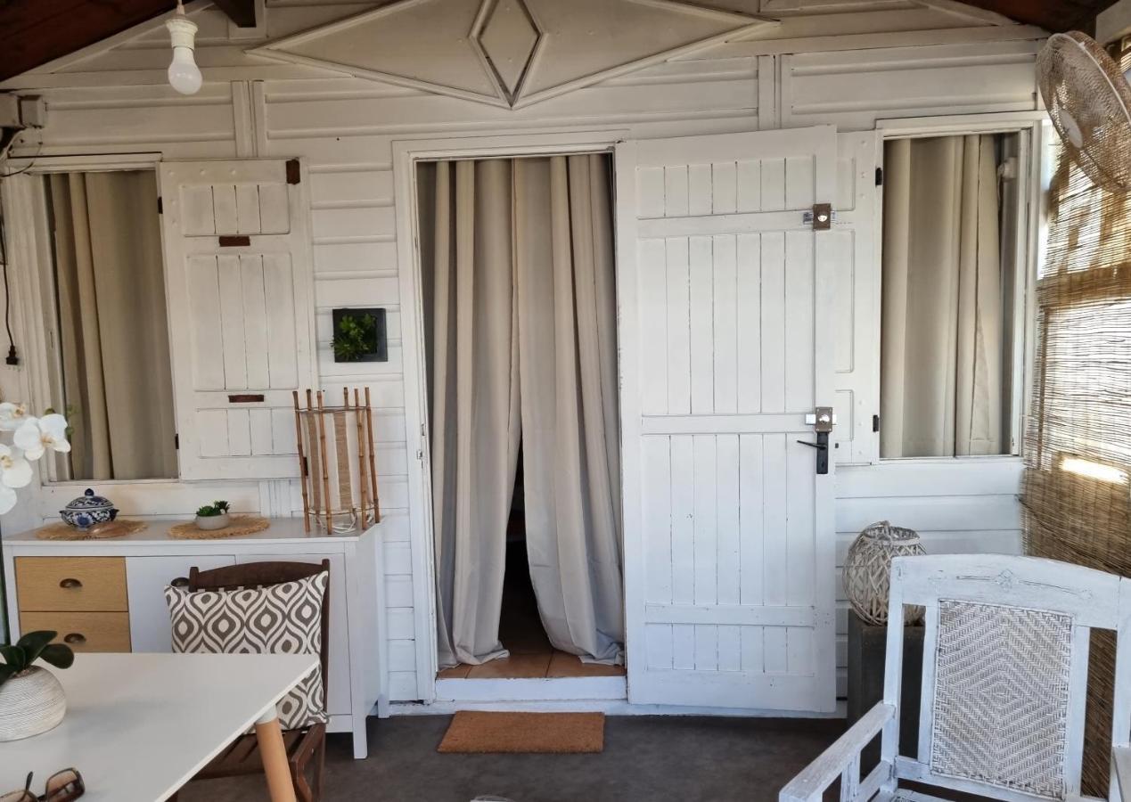 Les Badamiers Villa Saint Pierre Buitenkant foto